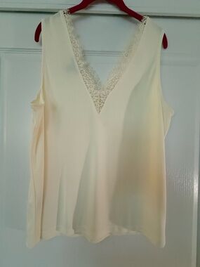 Cream Lace-Trim V-Neck Tank Top